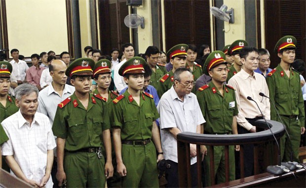 Phiên tòa xét xử 11 bị cáo phạm tội tham nhũng  tại Công ty Cho thuê Kl991.com nạp rút nhanh II, Agribank
